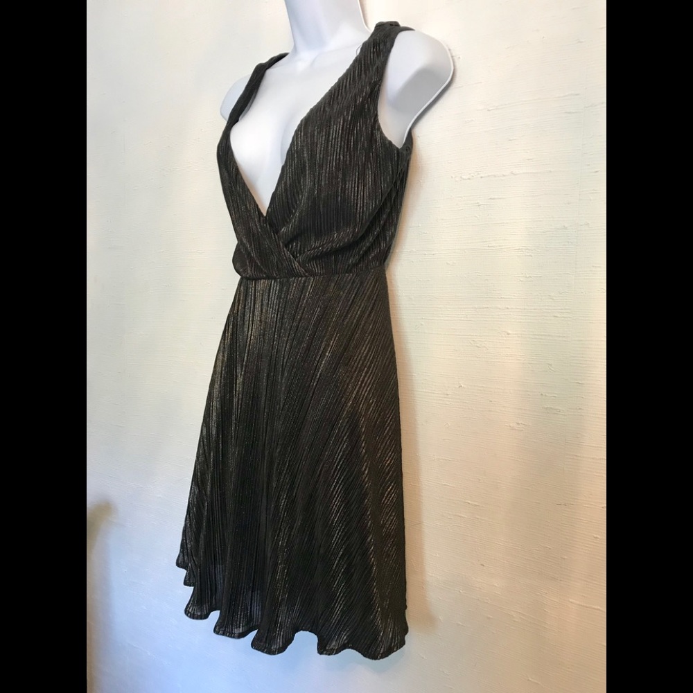 Stunning  Kardashian Dress Black/Gold  Metalic